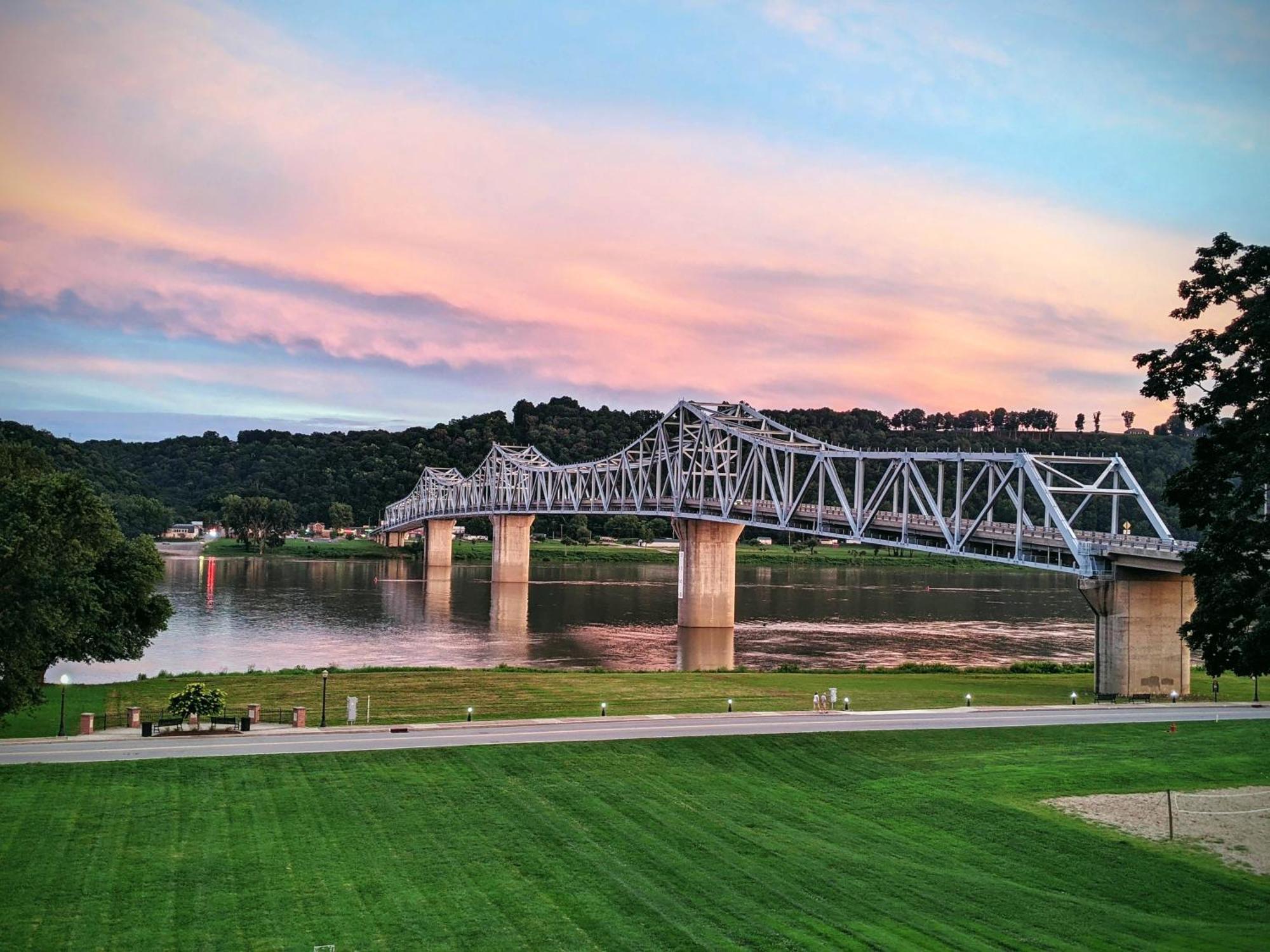 Riverboat Inn & Suites Madison Dış mekan fotoğraf