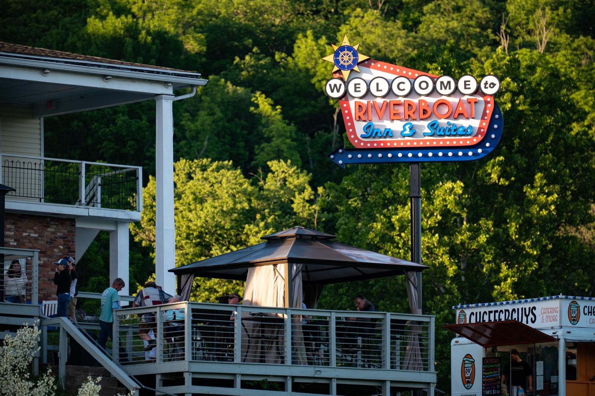 Riverboat Inn & Suites Madison Dış mekan fotoğraf